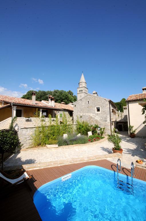 Holiday Homes Poli Svetega Antona Gracisce Екстер'єр фото