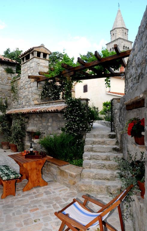 Holiday Homes Poli Svetega Antona Gracisce Номер фото