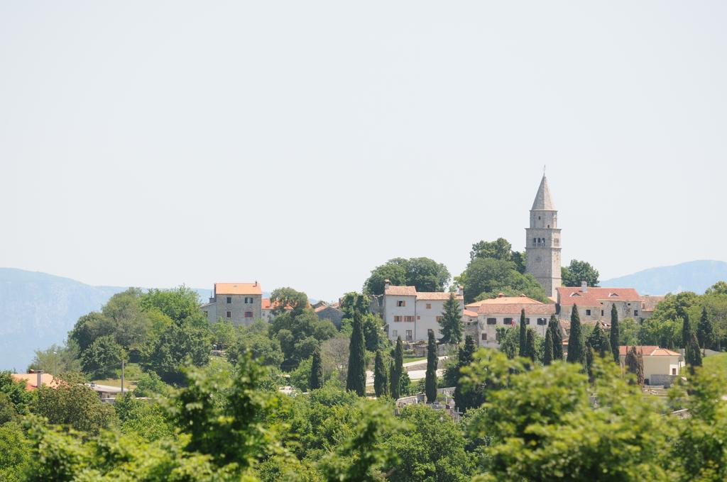 Holiday Homes Poli Svetega Antona Gracisce Екстер'єр фото
