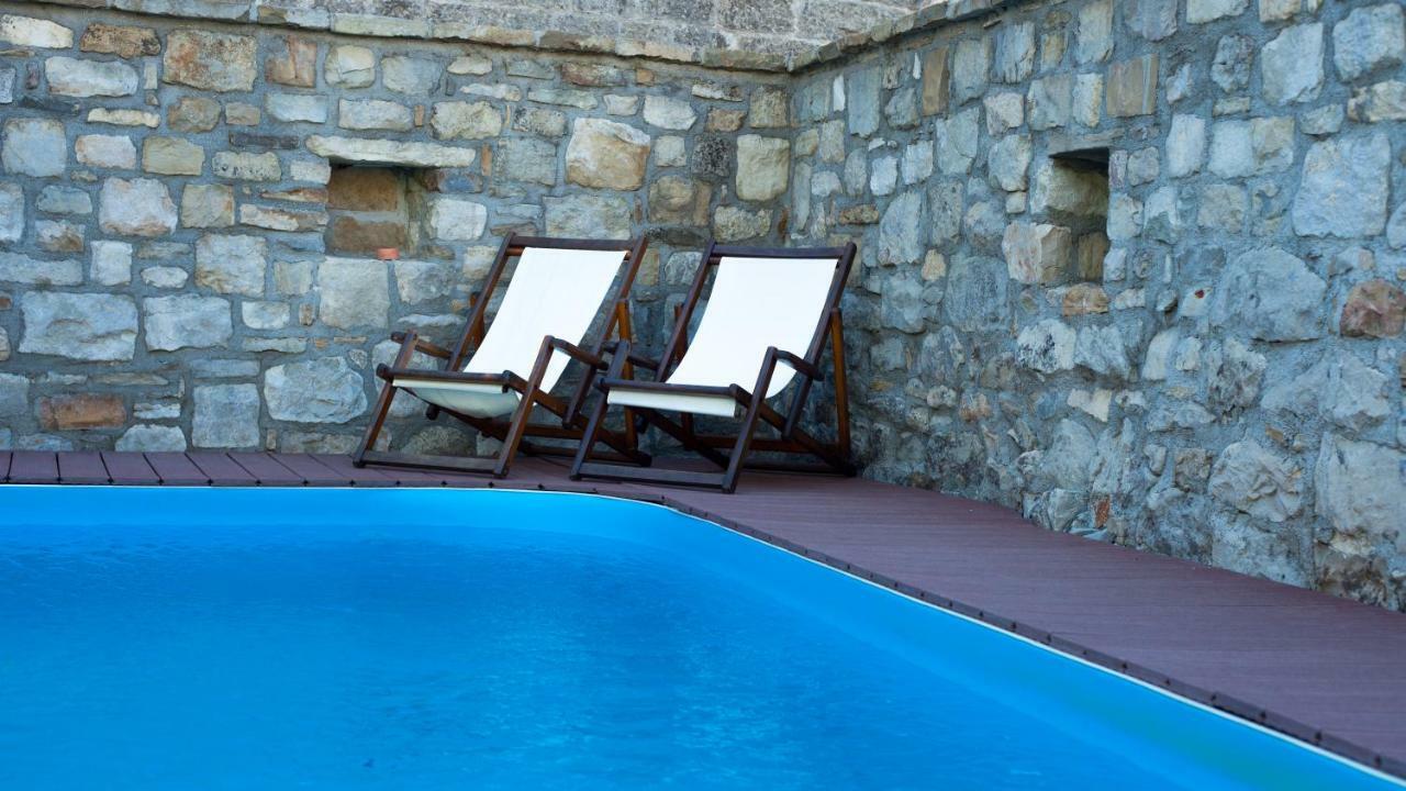 Holiday Homes Poli Svetega Antona Gracisce Екстер'єр фото