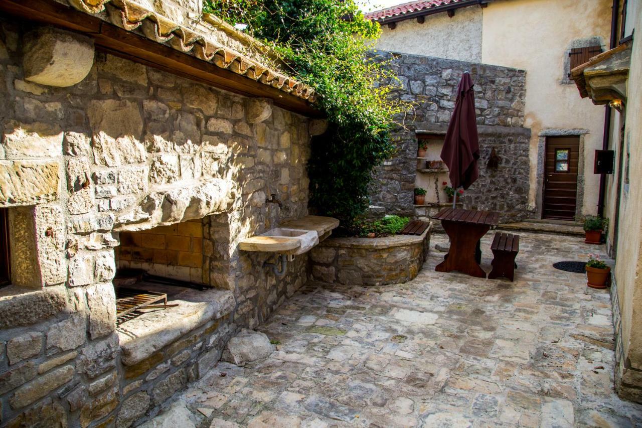 Holiday Homes Poli Svetega Antona Gracisce Екстер'єр фото