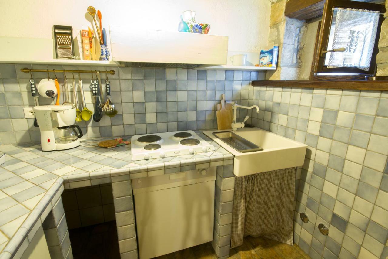 Holiday Homes Poli Svetega Antona Gracisce Екстер'єр фото