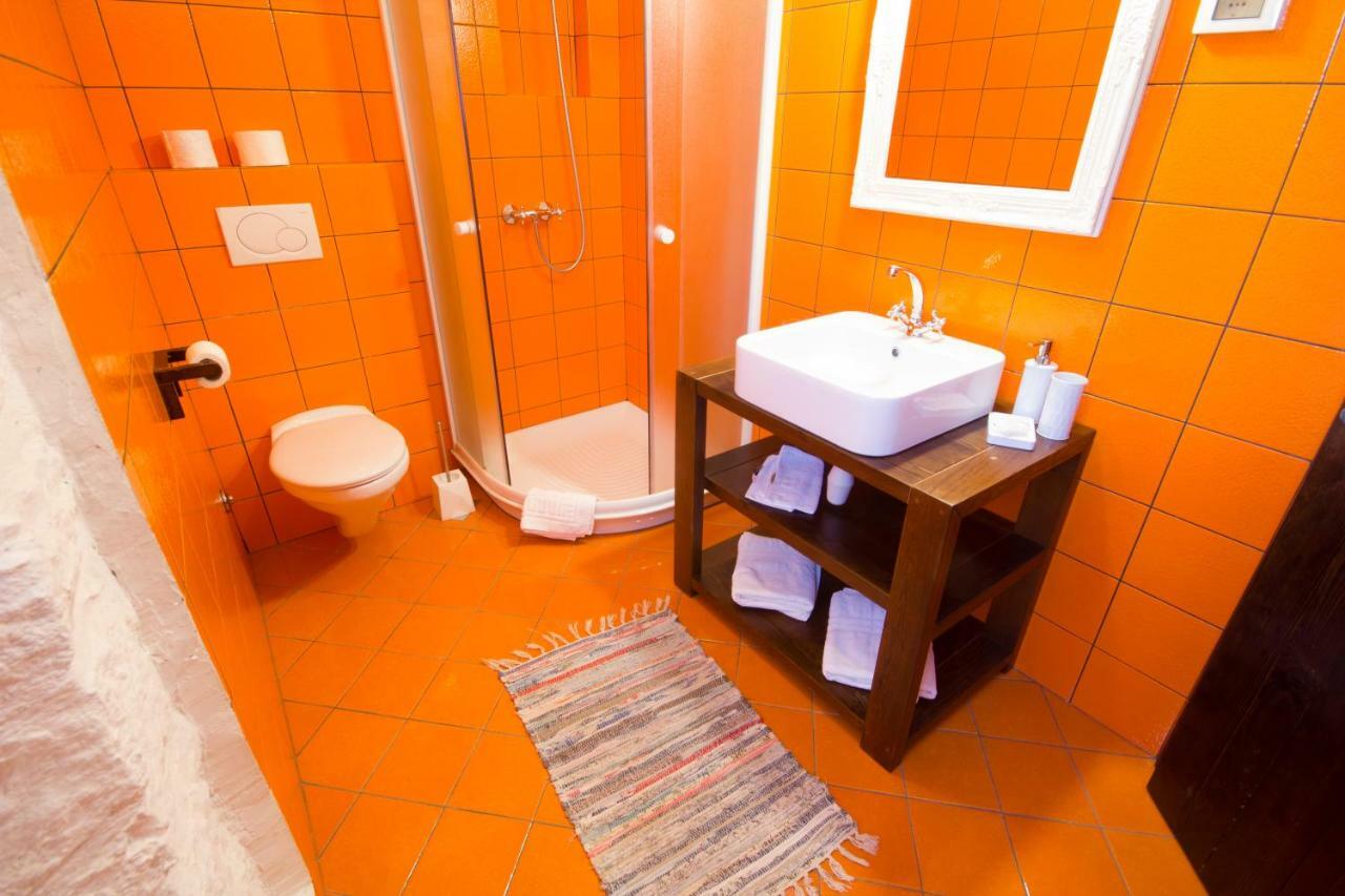 Holiday Homes Poli Svetega Antona Gracisce Екстер'єр фото